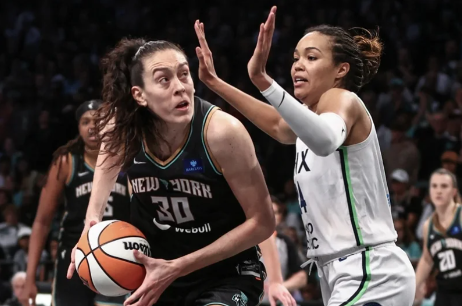 WNBA/Cầu thủ tự do bước đi và thực hiện quả ném phạt